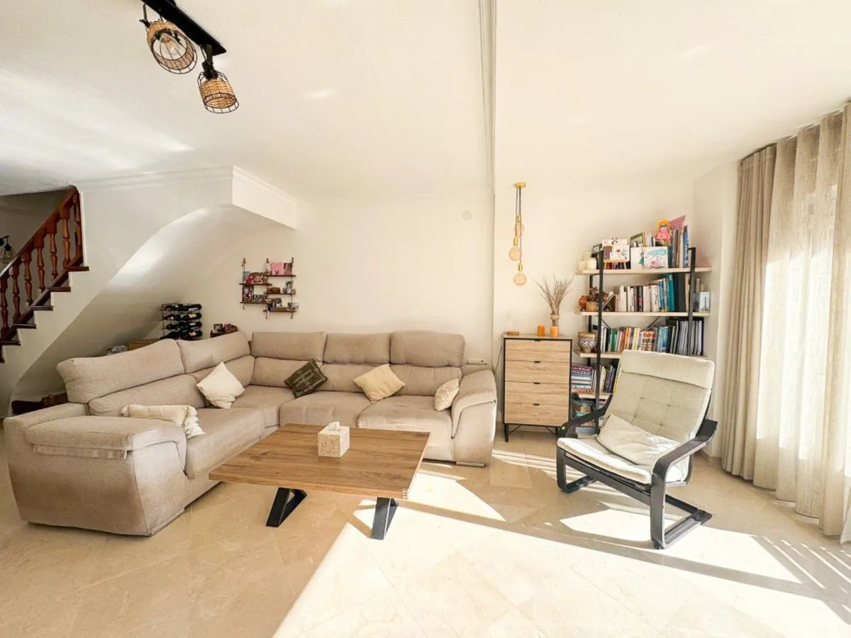 c8c6fcd4-bd61-4027-bb0f-4eae0c095108