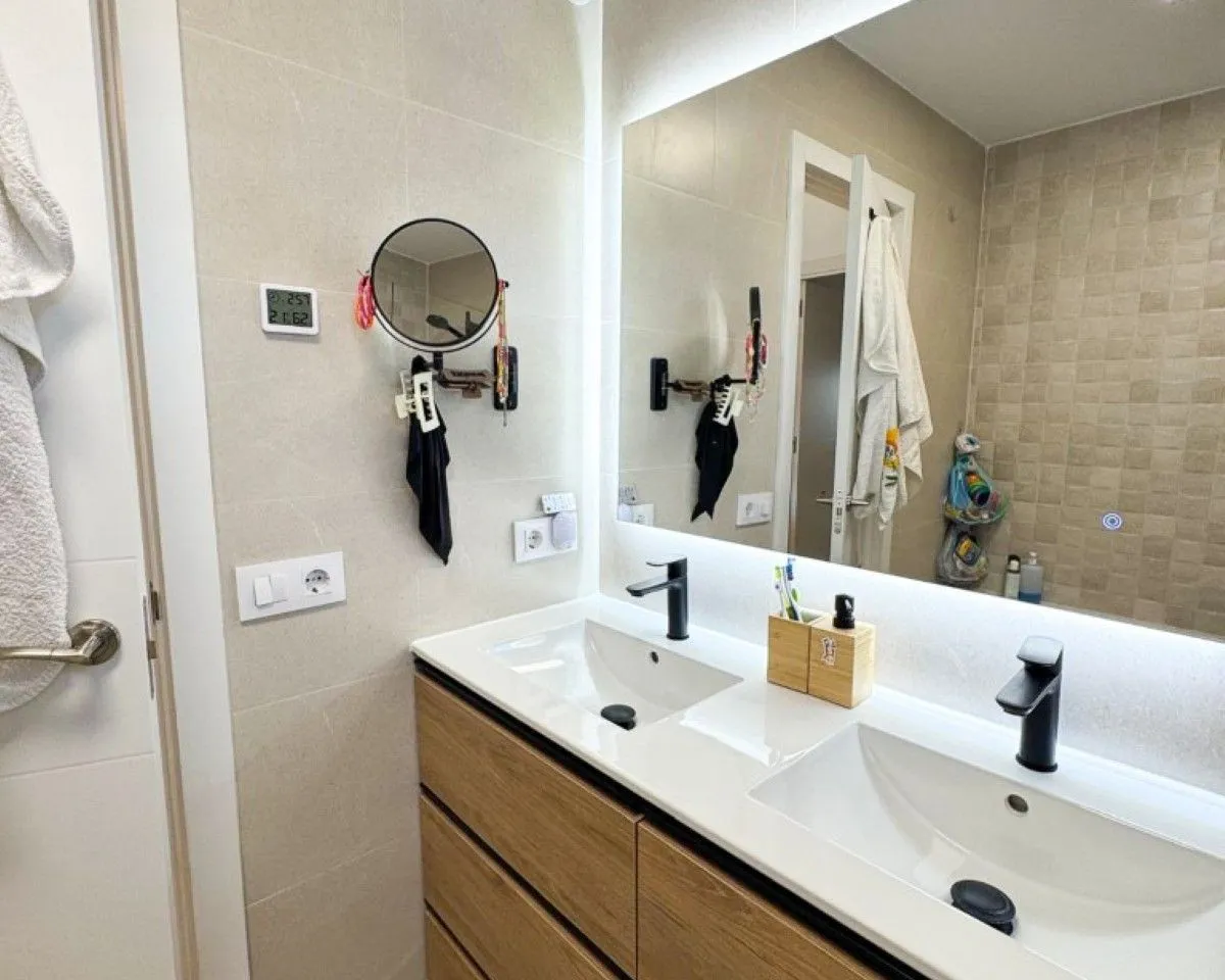 d47529f6-84d6-4ebc-beb3-144d812d25dc