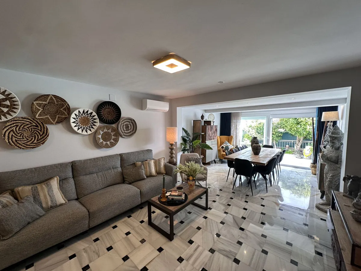 f93b076d-69ec-42a4-9cc3-8855ea59b695