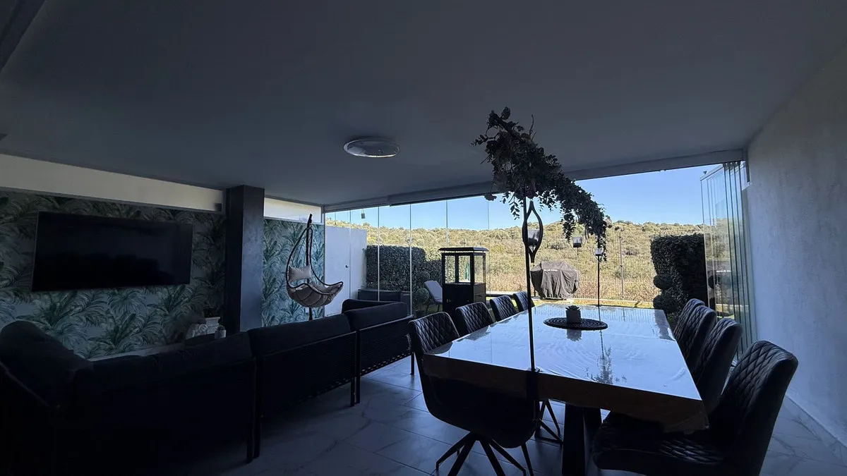 17e67a12-2cbf-47a3-941e-716fa42e42e4