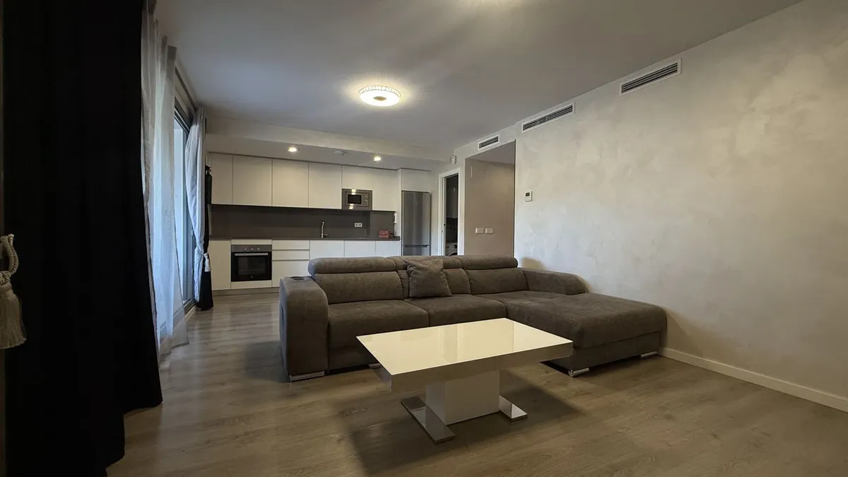 c0761b9b-0b45-43a9-9916-9413bd3923f0