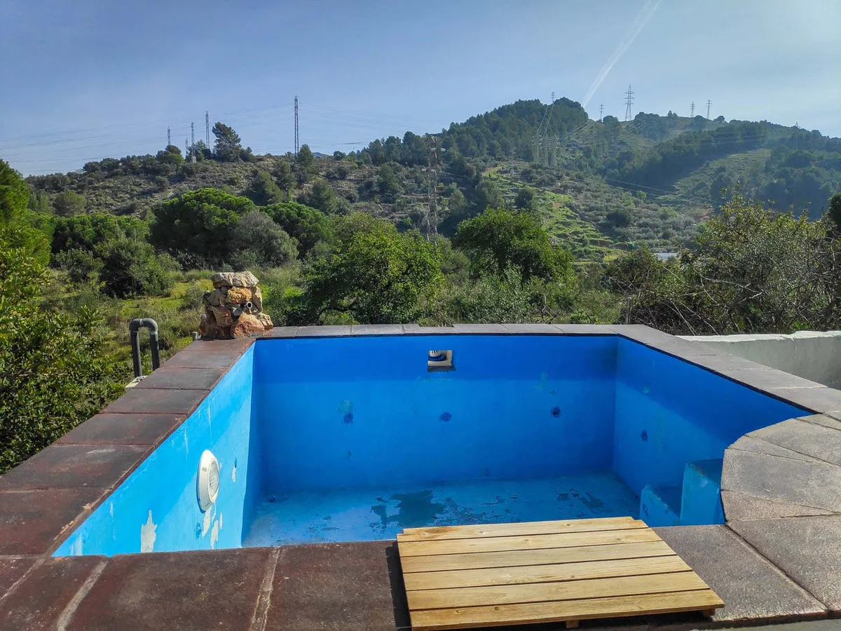 02ef37bc-b5fc-44d5-aeb5-65adf10c4cde