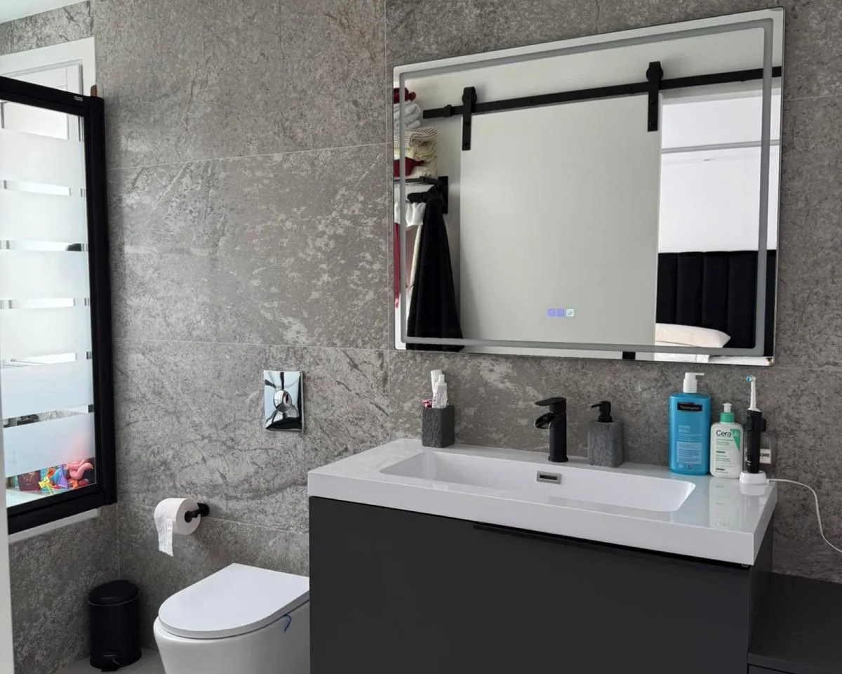 4eb92cd7-d553-460a-aa56-5af630ae5543