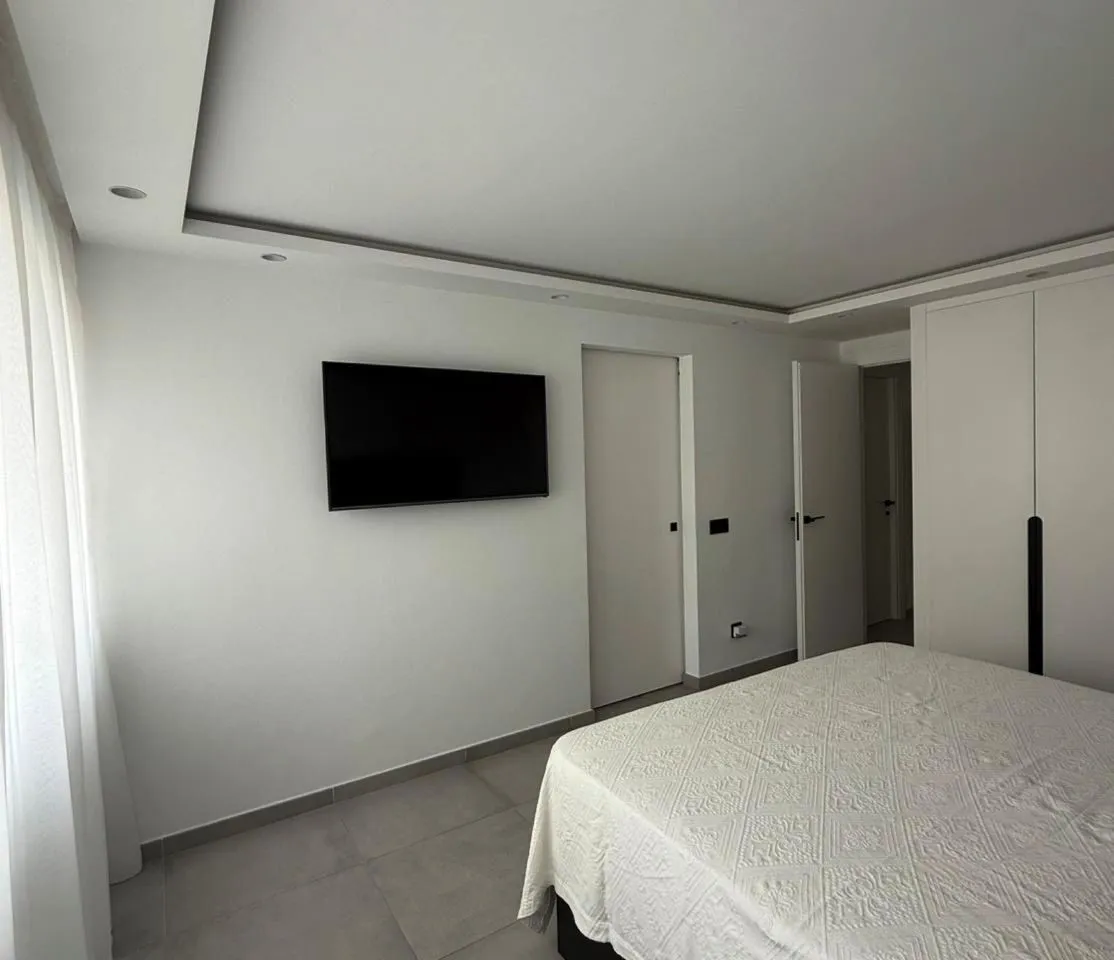 7717dcb5-0062-4bc7-8f12-ba73c40f5fae