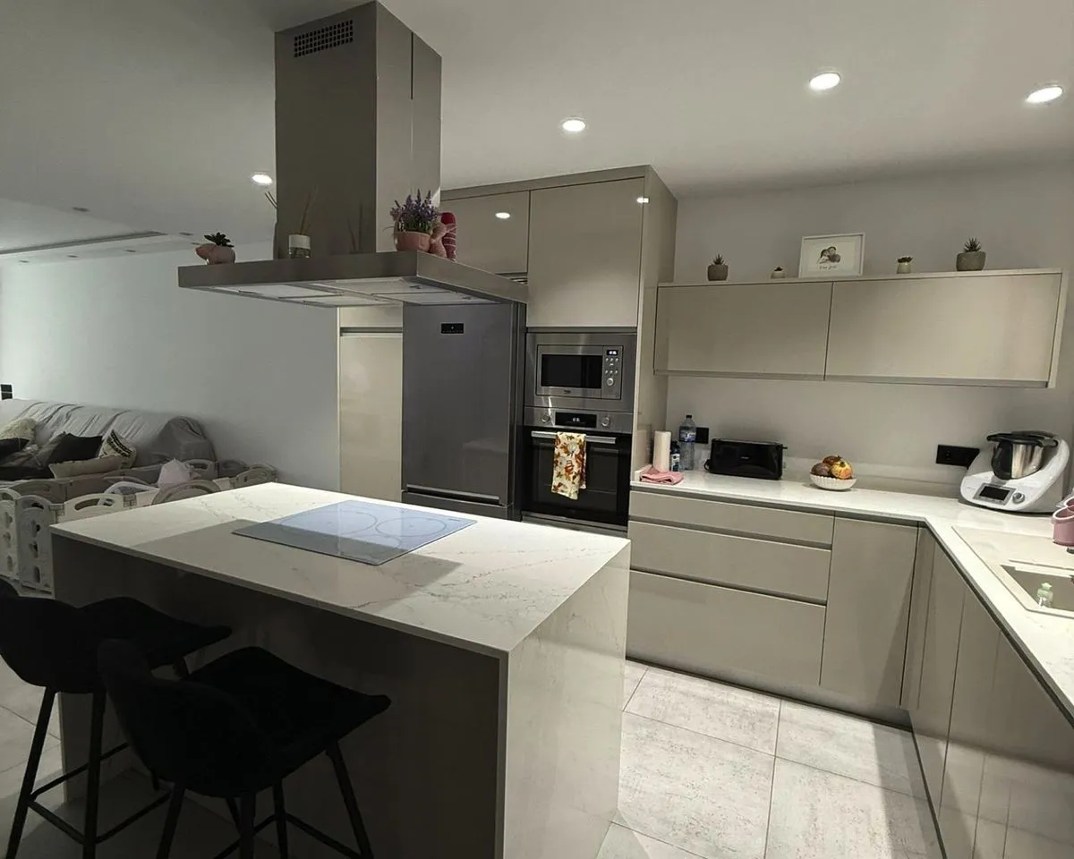 aac3fd9c-030b-4baa-b4f4-242239773a85