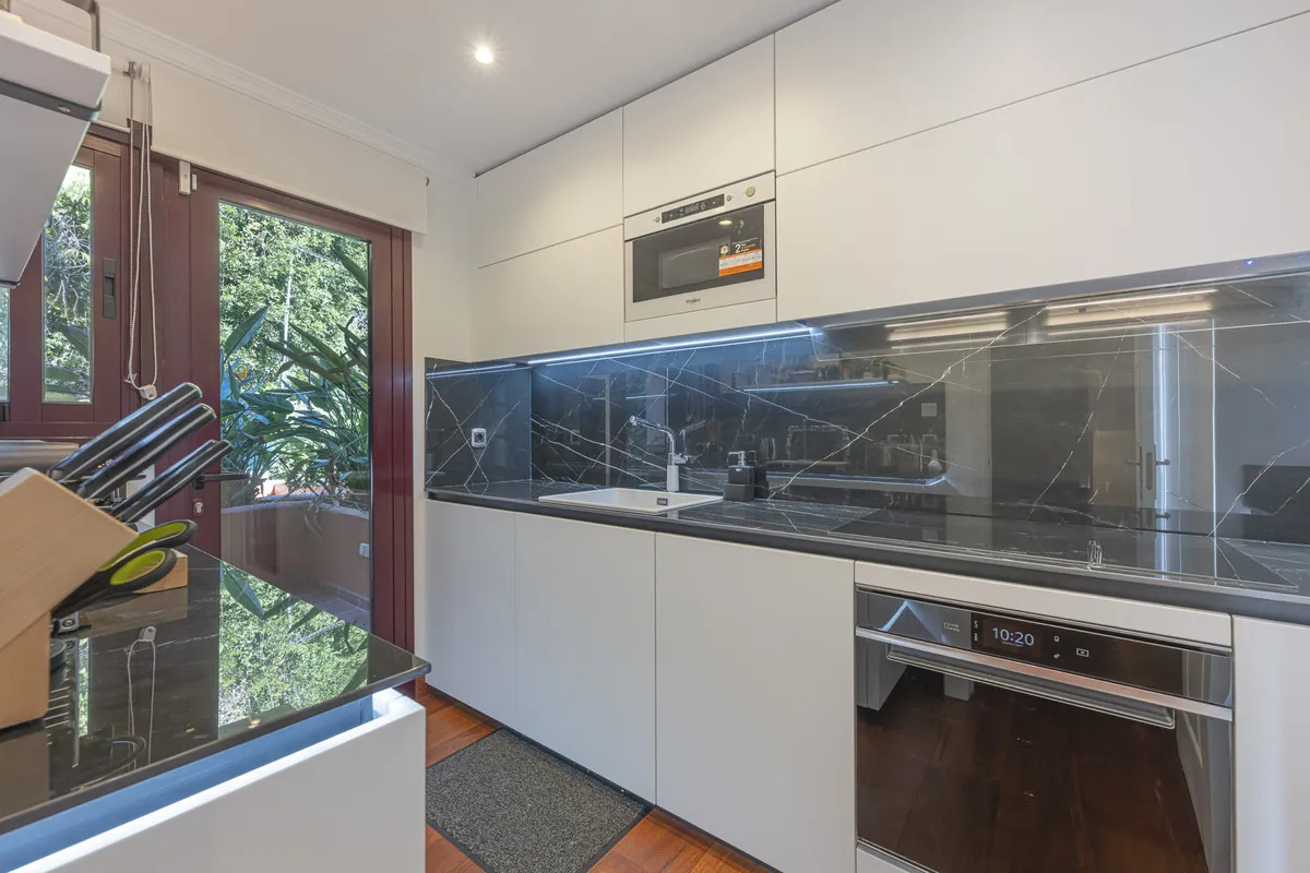 2b8e5703-2675-4b70-916a-853e8ce0b8db