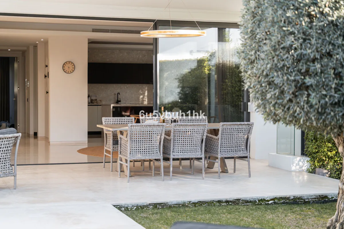 949cc6fd-4982-4a3f-989d-ea464c730235