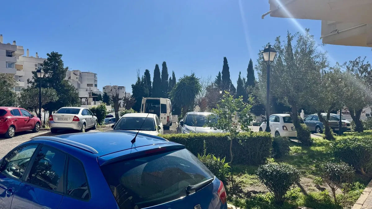 a4293042-44e3-4e69-85b4-ee6ed68e48a1