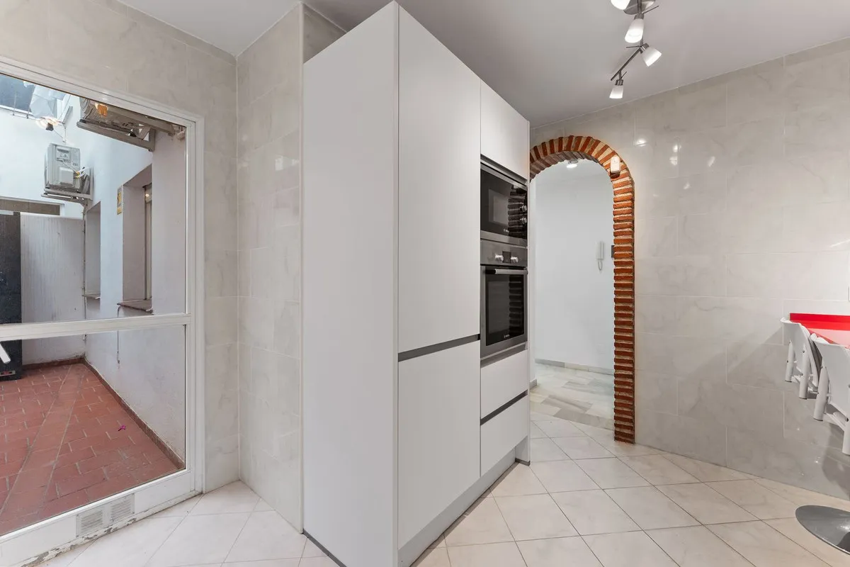 2d8ef64e-86e4-4247-8c63-1dde67aabf3e