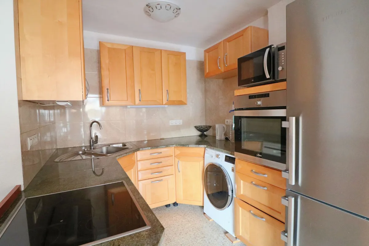 bbcd94ef-4a31-4d93-9b2a-9f8a5f025976