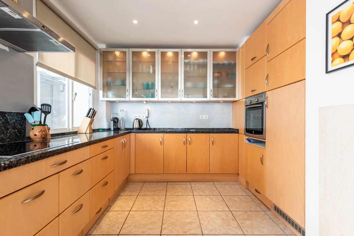 1a4f550d-c925-489e-8a07-b28410f295d3