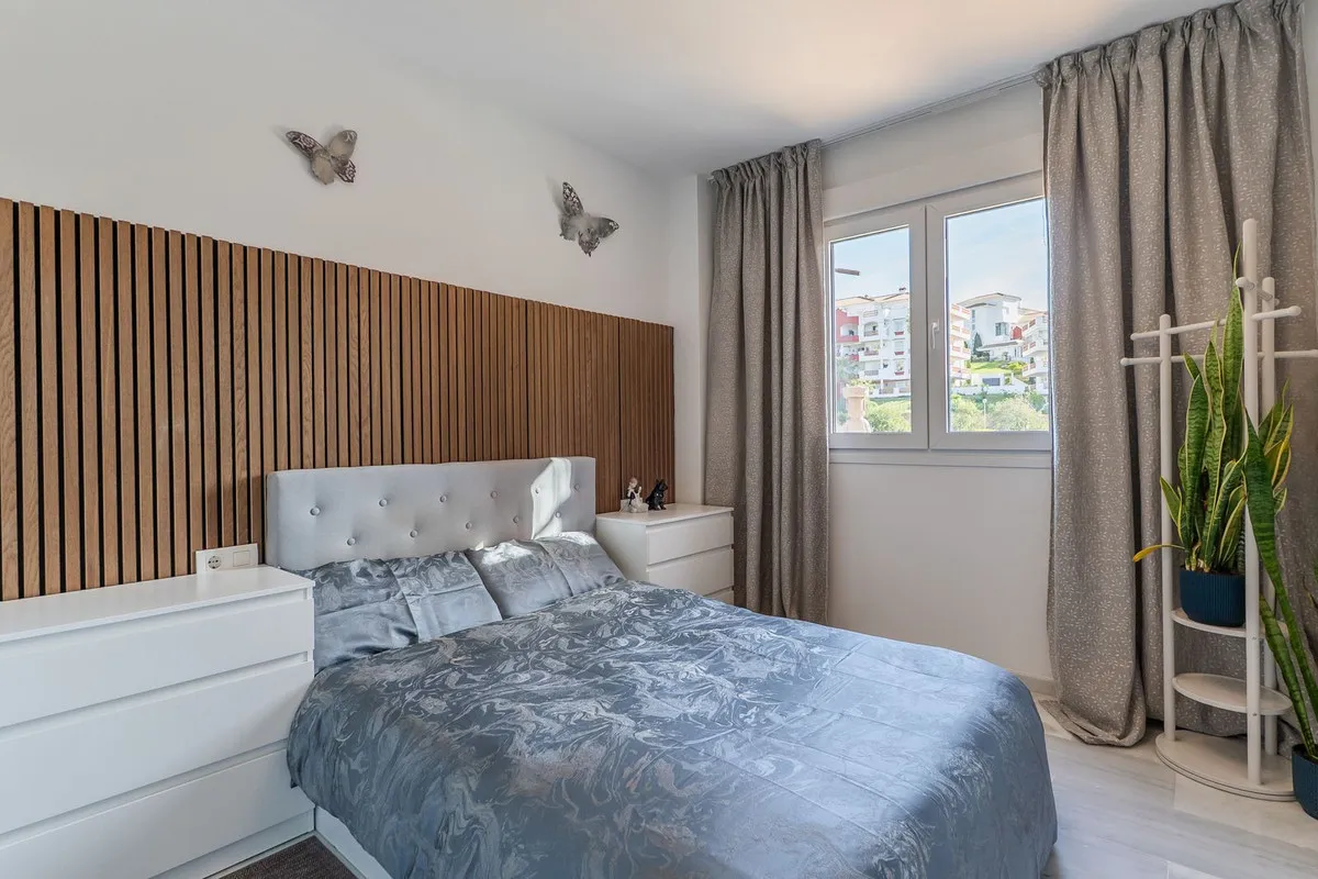 1a48de5d-676d-4ce1-beae-656b38020cca