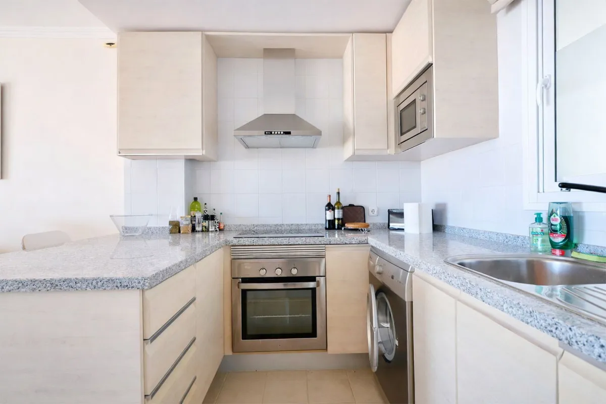 e9fdffa3-7b98-4211-99ea-e0ce28eba65f