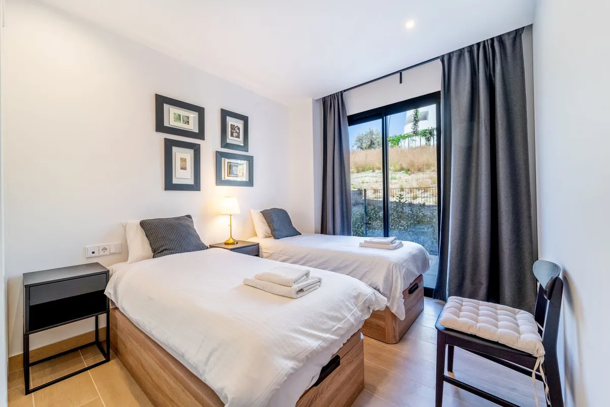 fe78bd0b-6c21-4a38-86d6-2fb9dc6fc284