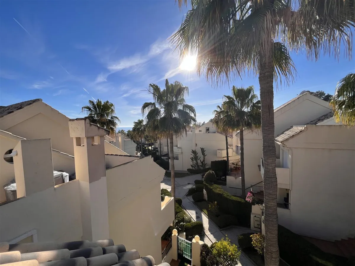 1e65b283-8152-49eb-b04d-490a3640125f