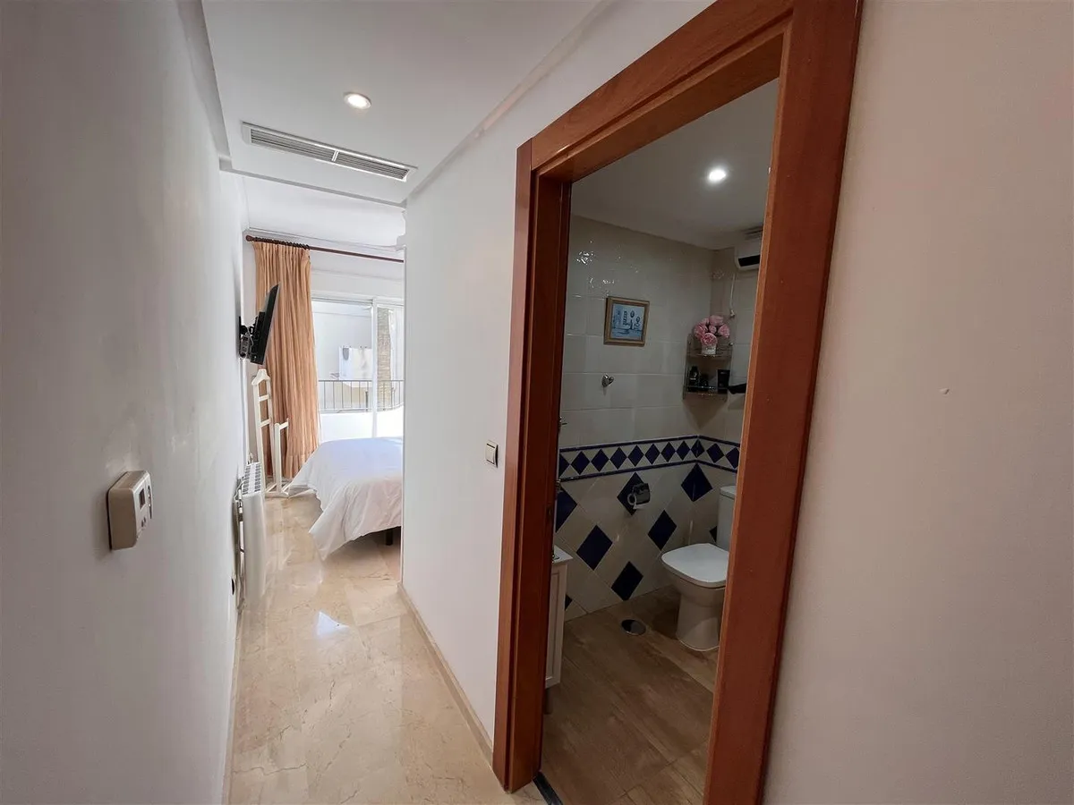 d7453726-29ee-4b51-8a2c-7114d1e93e0d