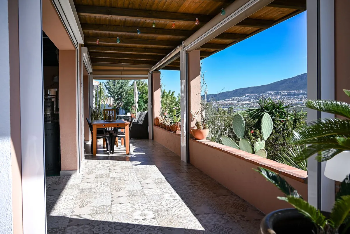 0240cb51-1017-40ff-b1b6-559b5ffd91c7