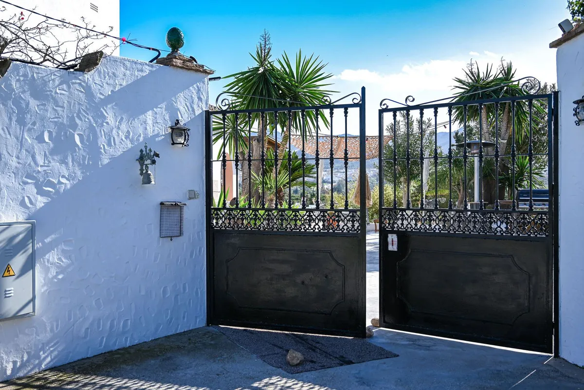 213b6480-864d-4e2e-830a-e1c06cffdd84