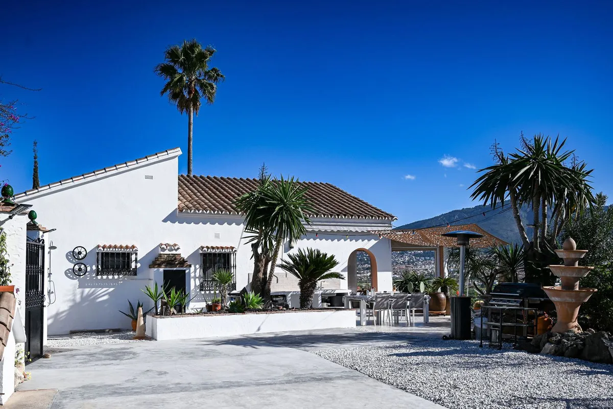 44a7dec1-f2b1-4a4b-97ab-8c2e9bed9177