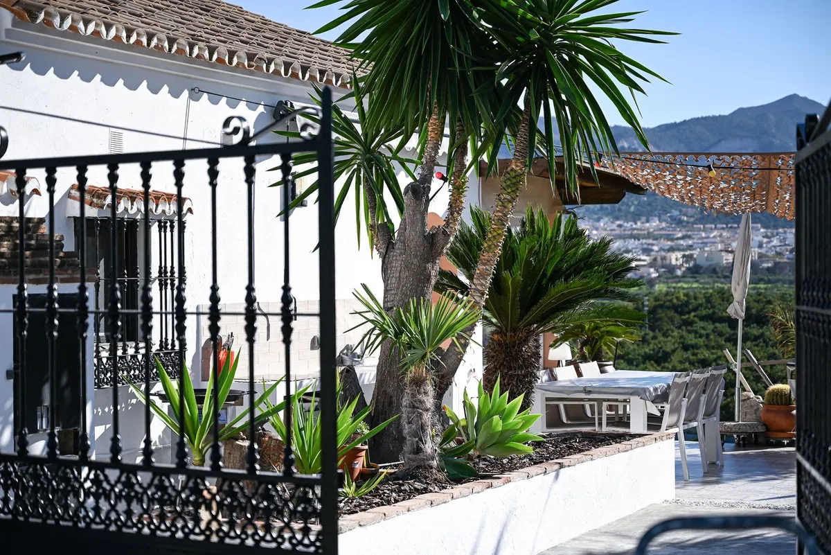 590a5816-0fcc-476e-9237-18f7a2f3b986