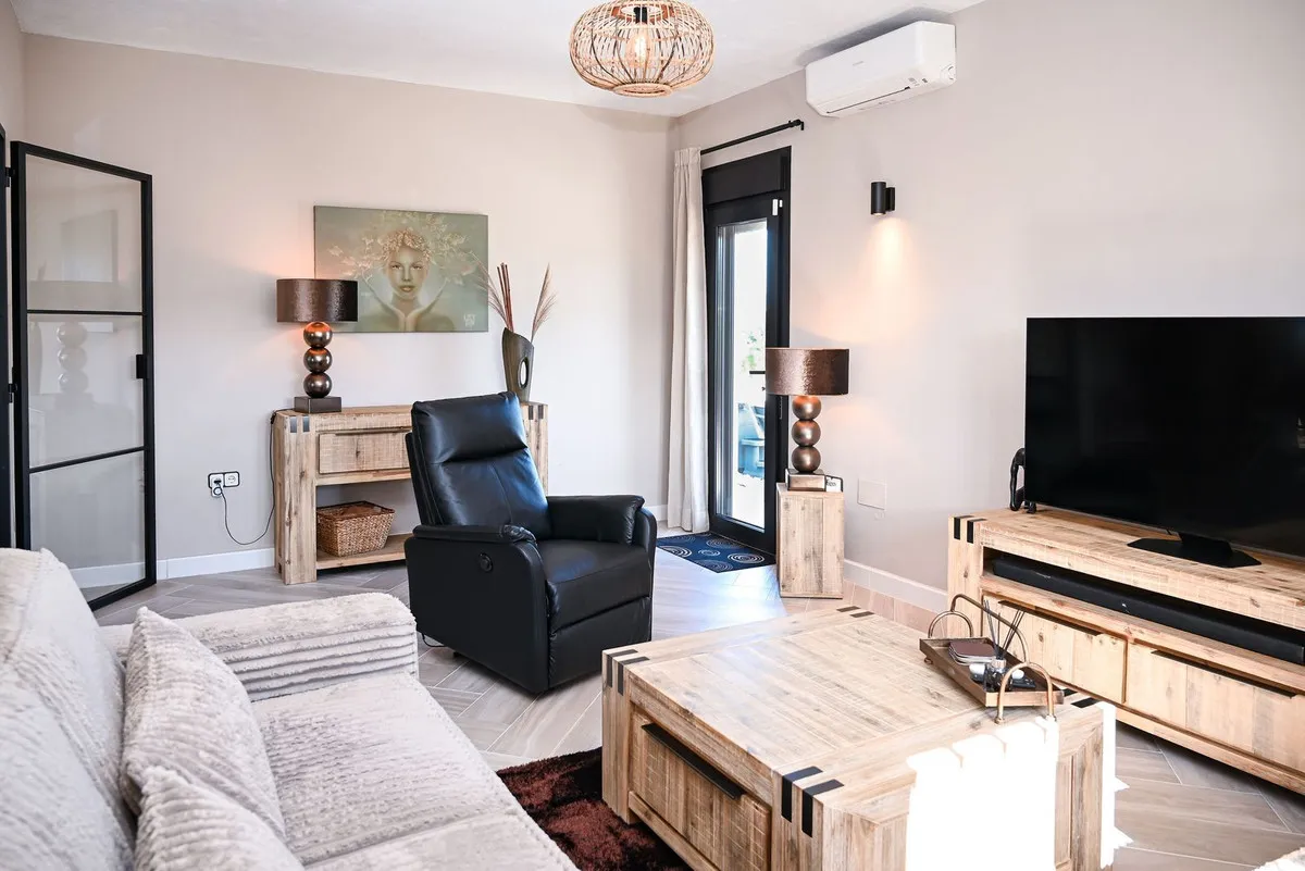 d953ba8d-58e7-4f40-a951-dca6f184c8a7