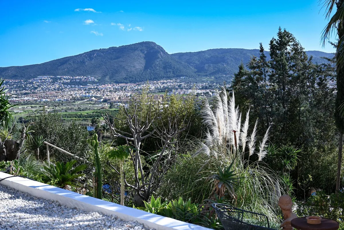 ec908833-929a-463c-a190-bf43e6de1ecc