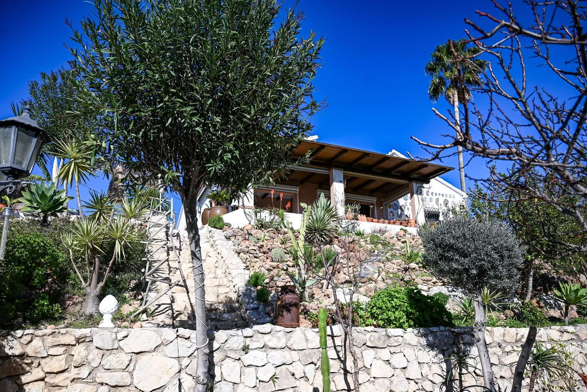 fa1e3125-e3b3-40b5-aaf1-87330ad4568d