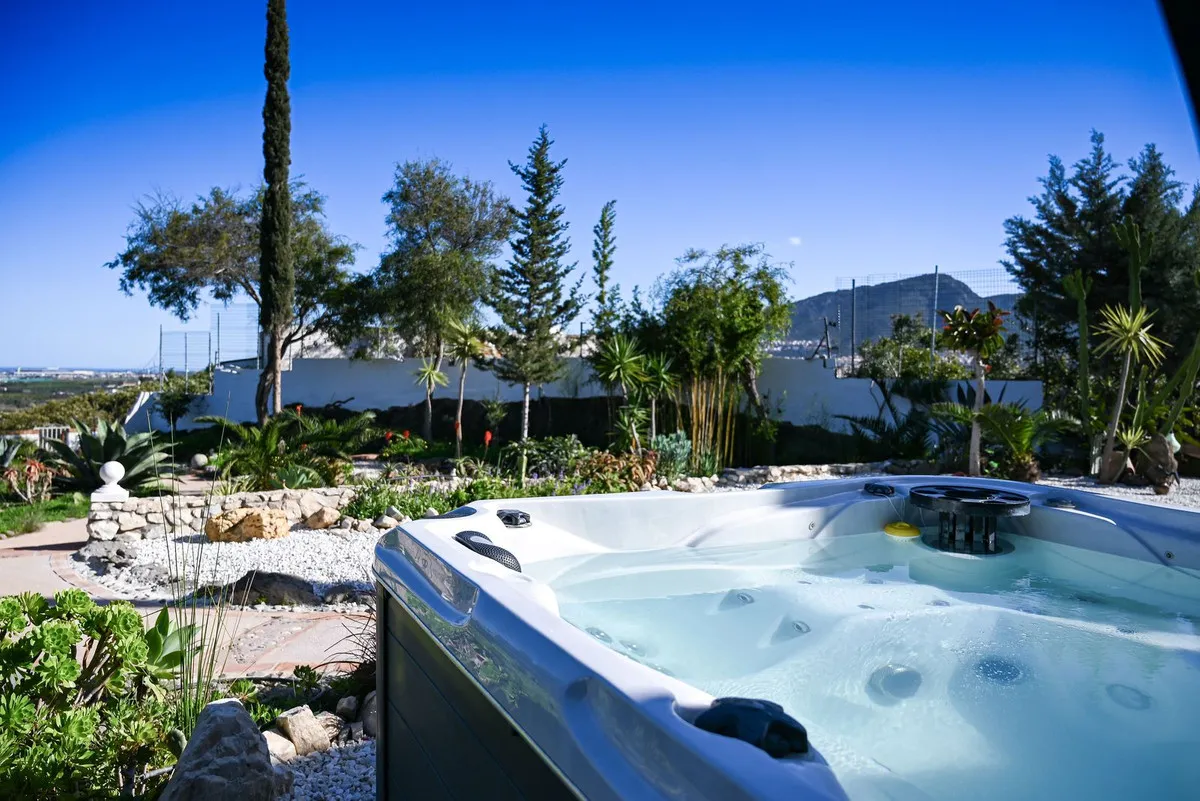 fc7cf2a4-2ab8-4ce0-a9a8-358343ba2dcf