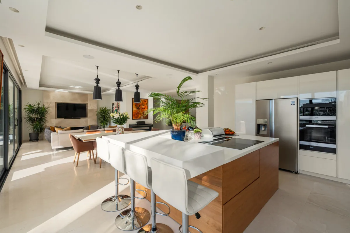 98bc1e01-c5d1-45c3-b80e-3b4bdba7b5e8