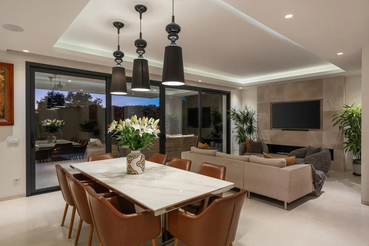 ae17260f-d381-4003-becc-5396c712b280