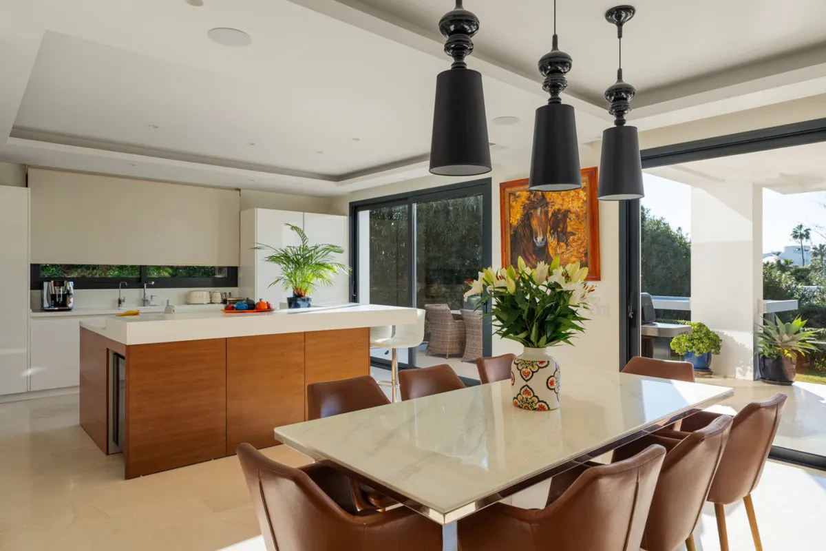 c9f145e8-88a4-46f6-bbd5-eee3ccb77a0f