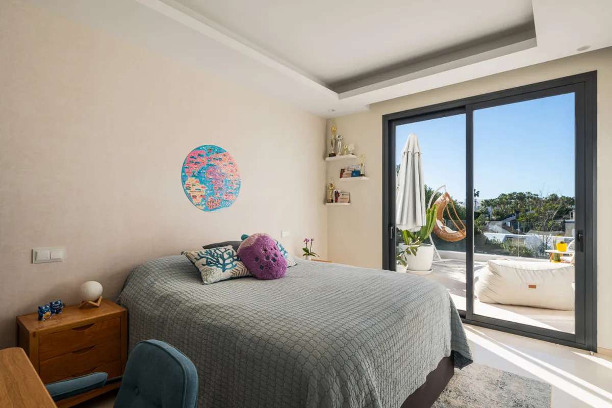 fd5515ef-a227-4043-a868-baea5de53041