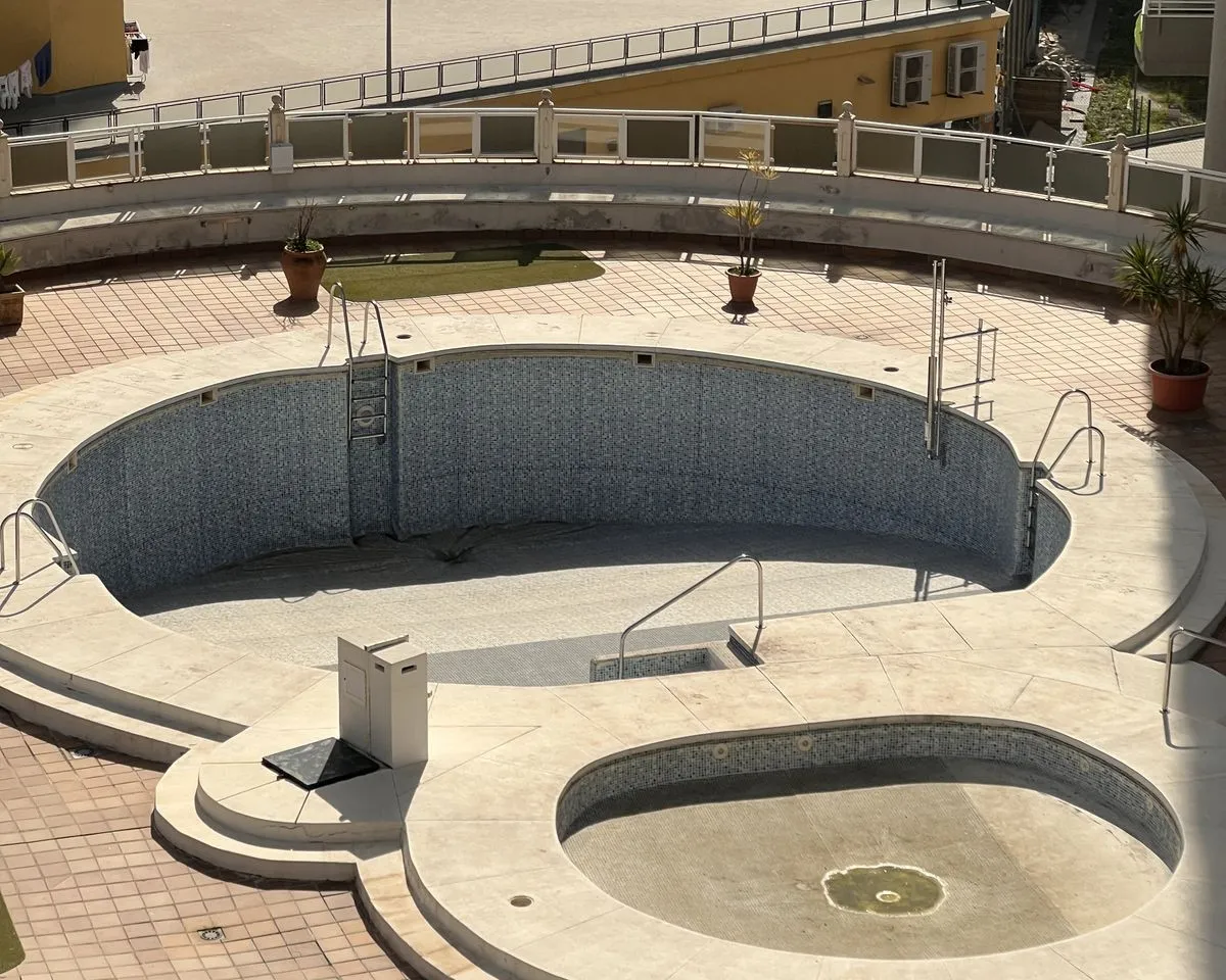 b0998b9c-e885-4735-954a-b5a01183fe8f