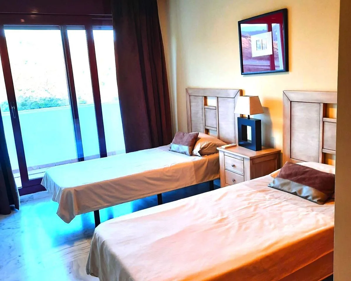 27e947fe-50d1-4535-9852-b96b0449a4ca