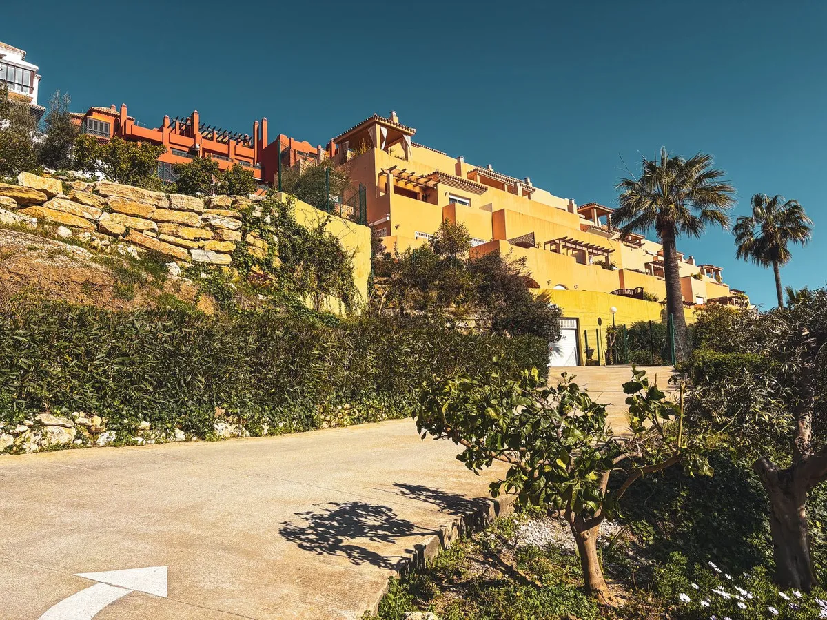 2e38a0c3-799f-44ec-bdbc-4585f7e60895