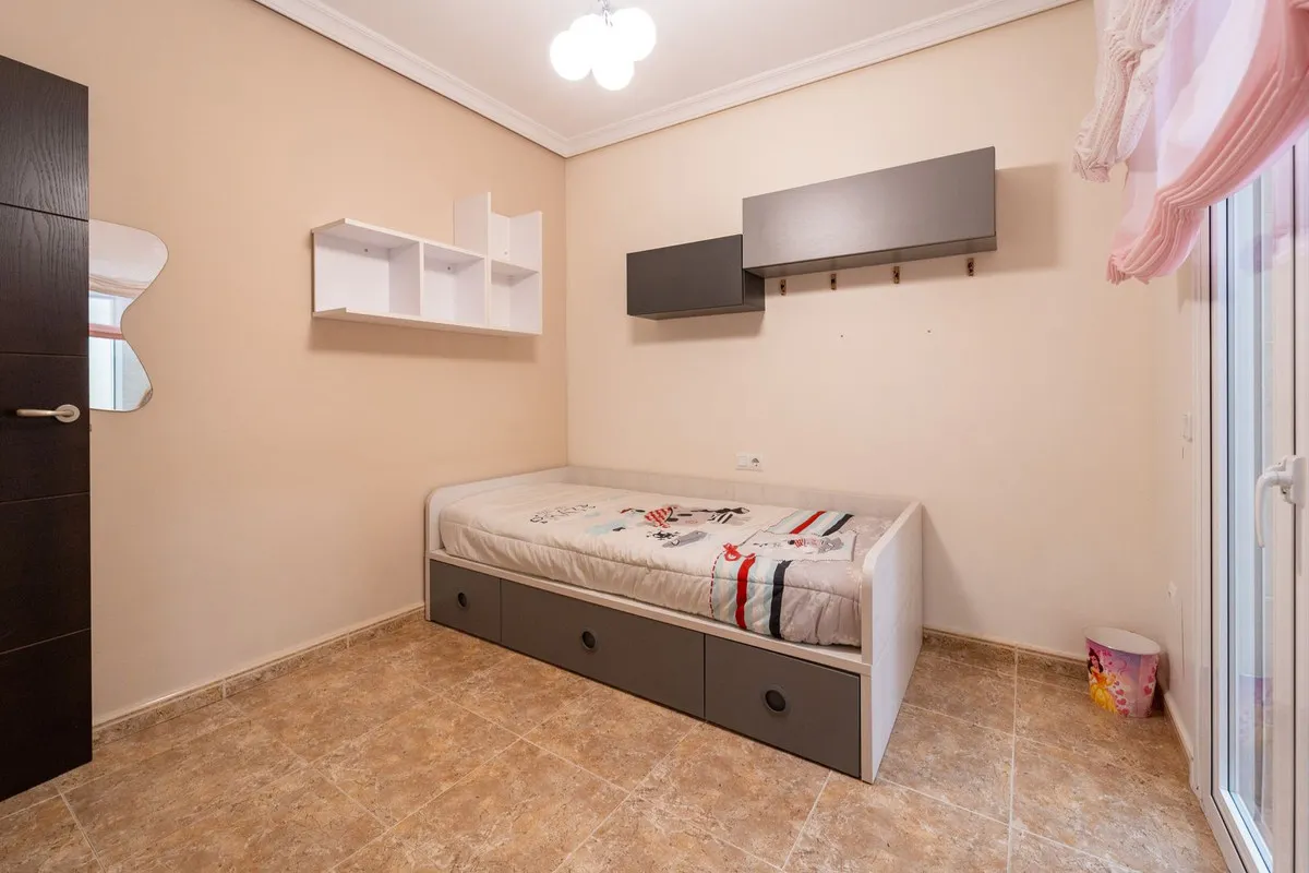 61b53454-7e8a-4e80-9d59-a915dff3c6f8