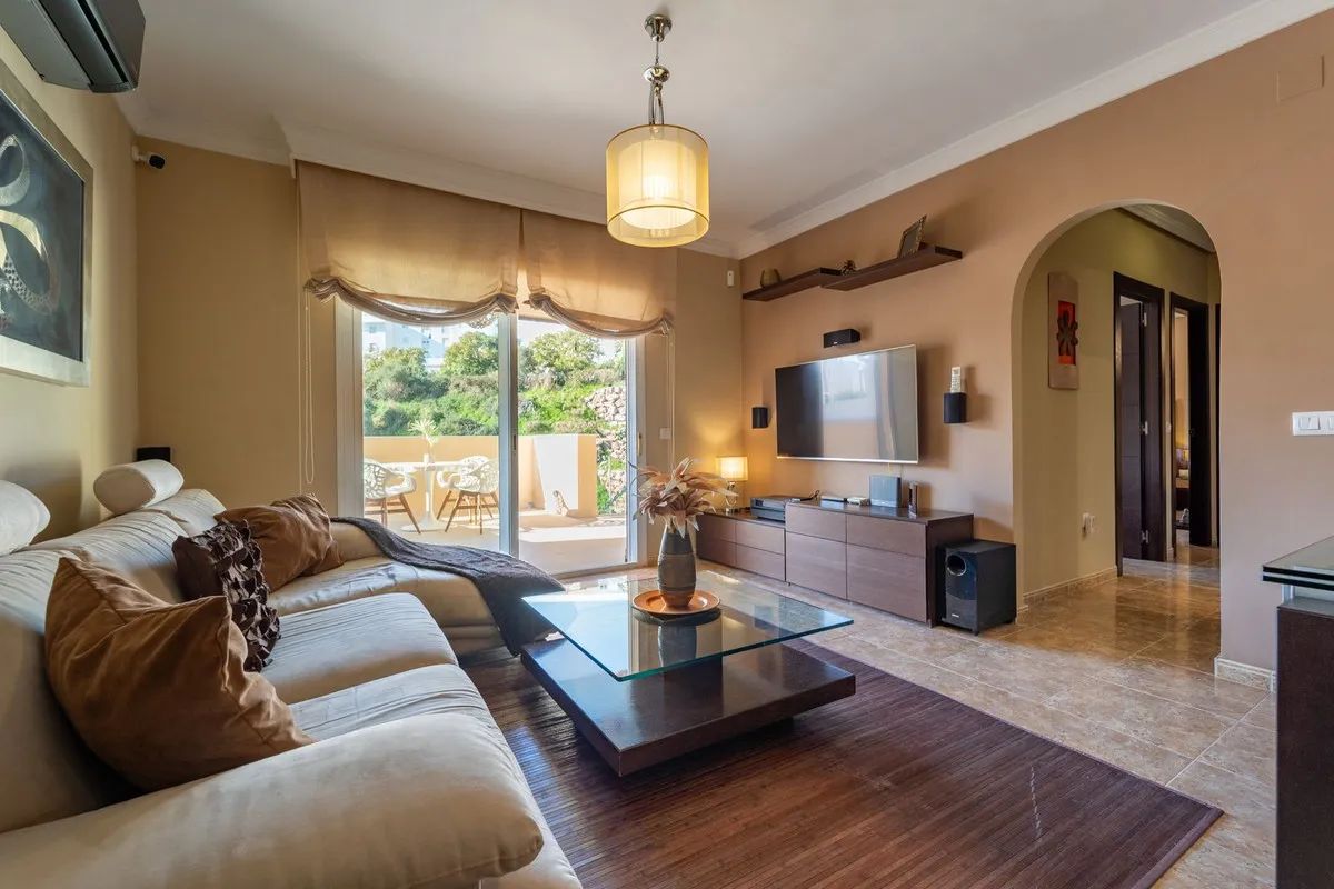 f488dd94-d474-4477-8d95-6e27e6032436