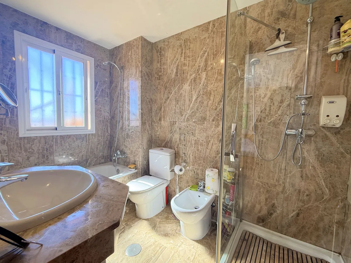 131b9ec4-fe04-4685-bcb7-8f8d2743f34d