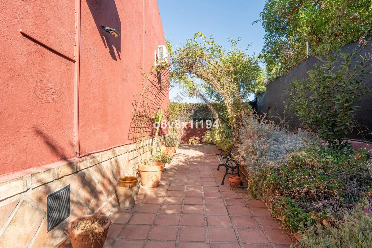 8b592b1e-2af4-4072-9747-881e642e7130