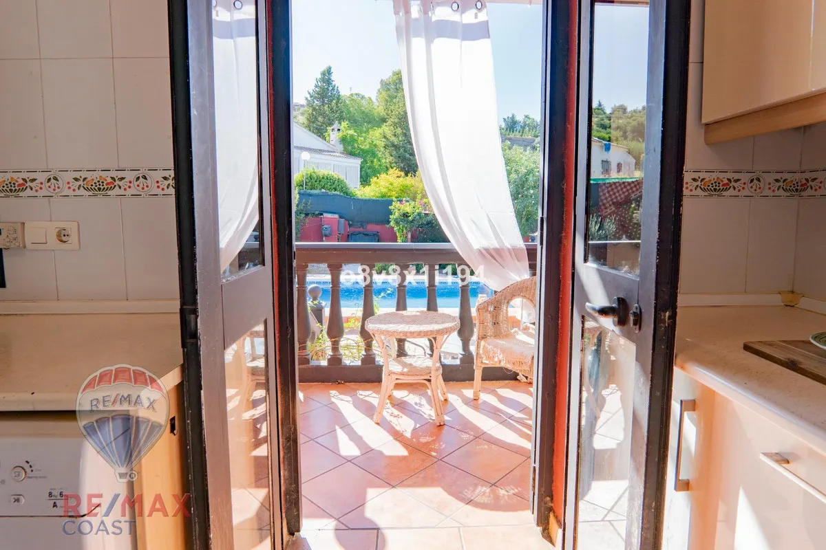 ca8ab2db-8db7-4bc9-ba65-eeb34baf217e