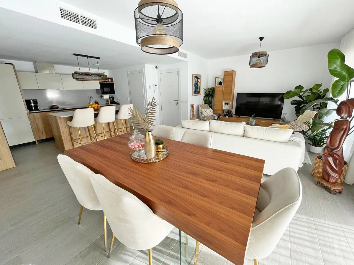 54456734-dfad-46fd-8160-7678700e0b2a