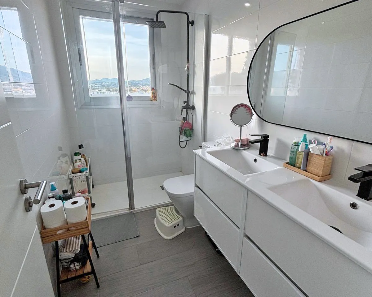 a61ca996-1ad1-4959-ae6a-44db87f55621