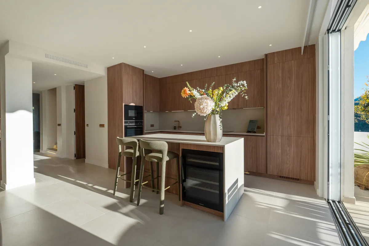 33162d82-9fec-4f8b-a8a8-7d5893b11e6a