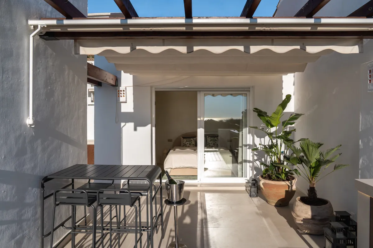 b5011578-8d41-4016-b1b8-0693805d4ea8