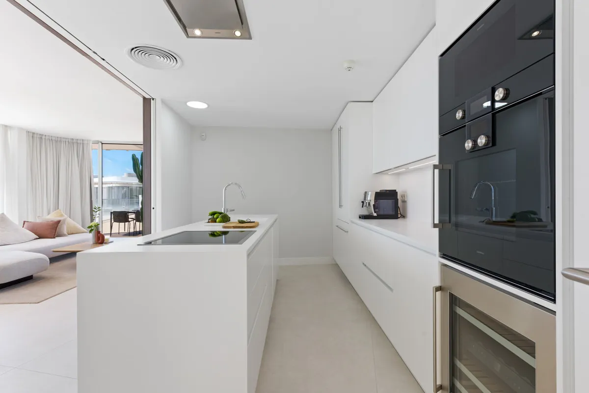 39f1bf75-9653-4e5d-85a3-af74b934a6d3