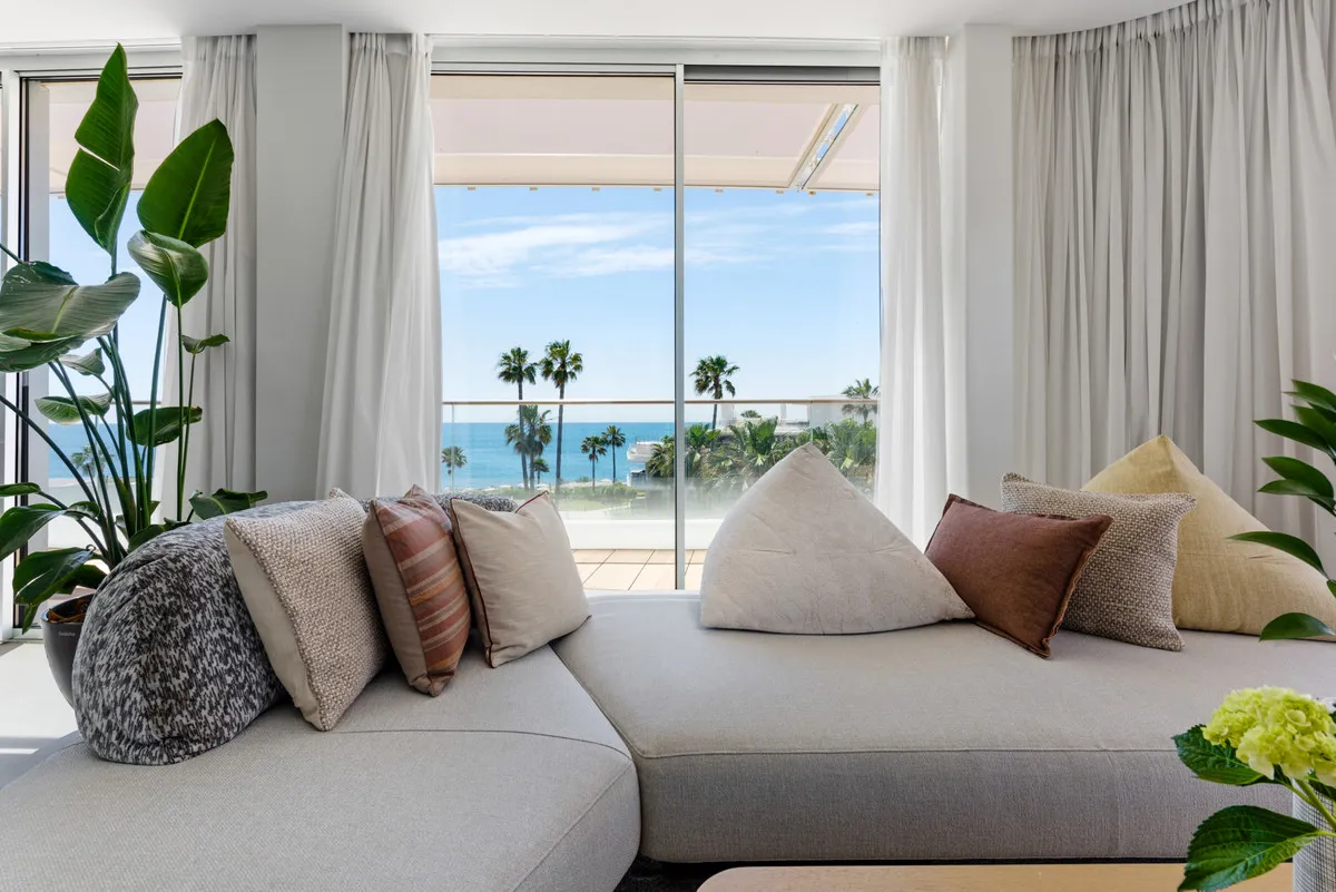 7abf14a8-b9fc-4798-816f-2fce6b6f75ae