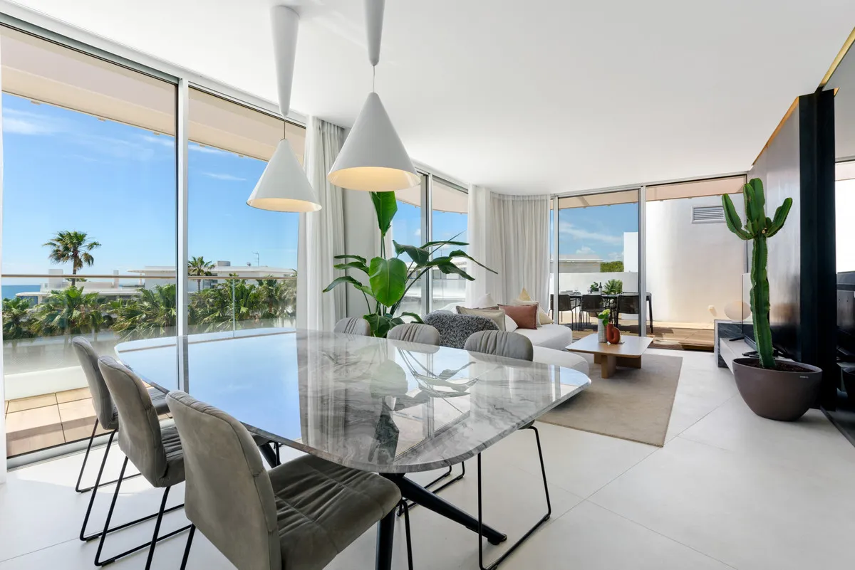 ac1d2afd-5c76-419f-be03-685157387fec