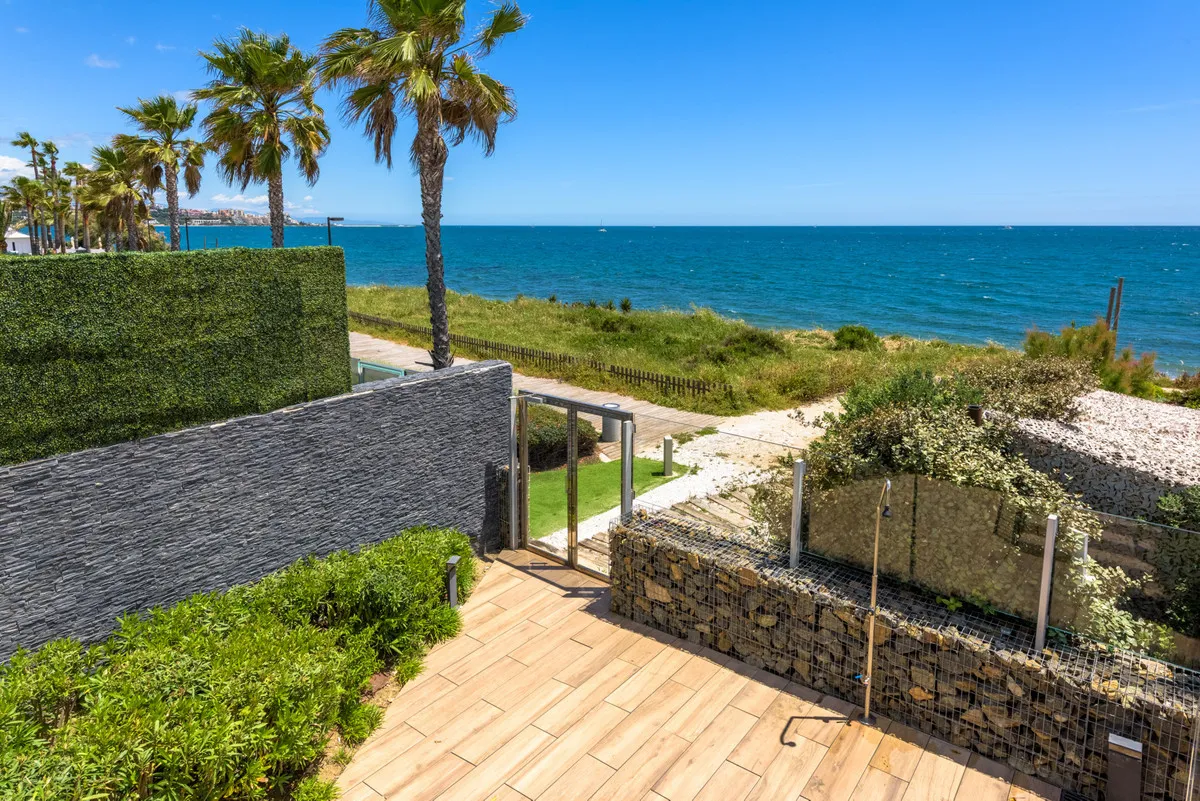 d0035c03-257f-44eb-be3a-06f899b4f81f