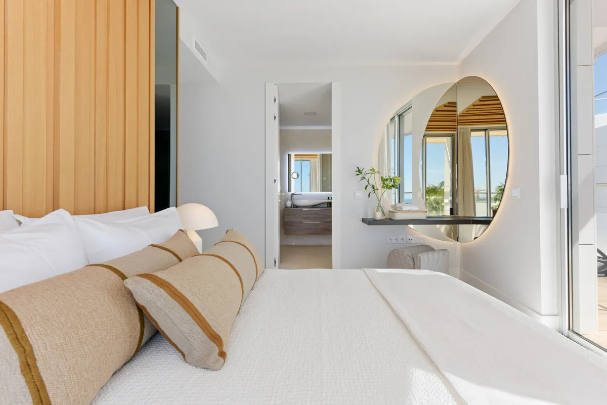 d2a81c5f-4f32-460f-a928-13ce1170231f