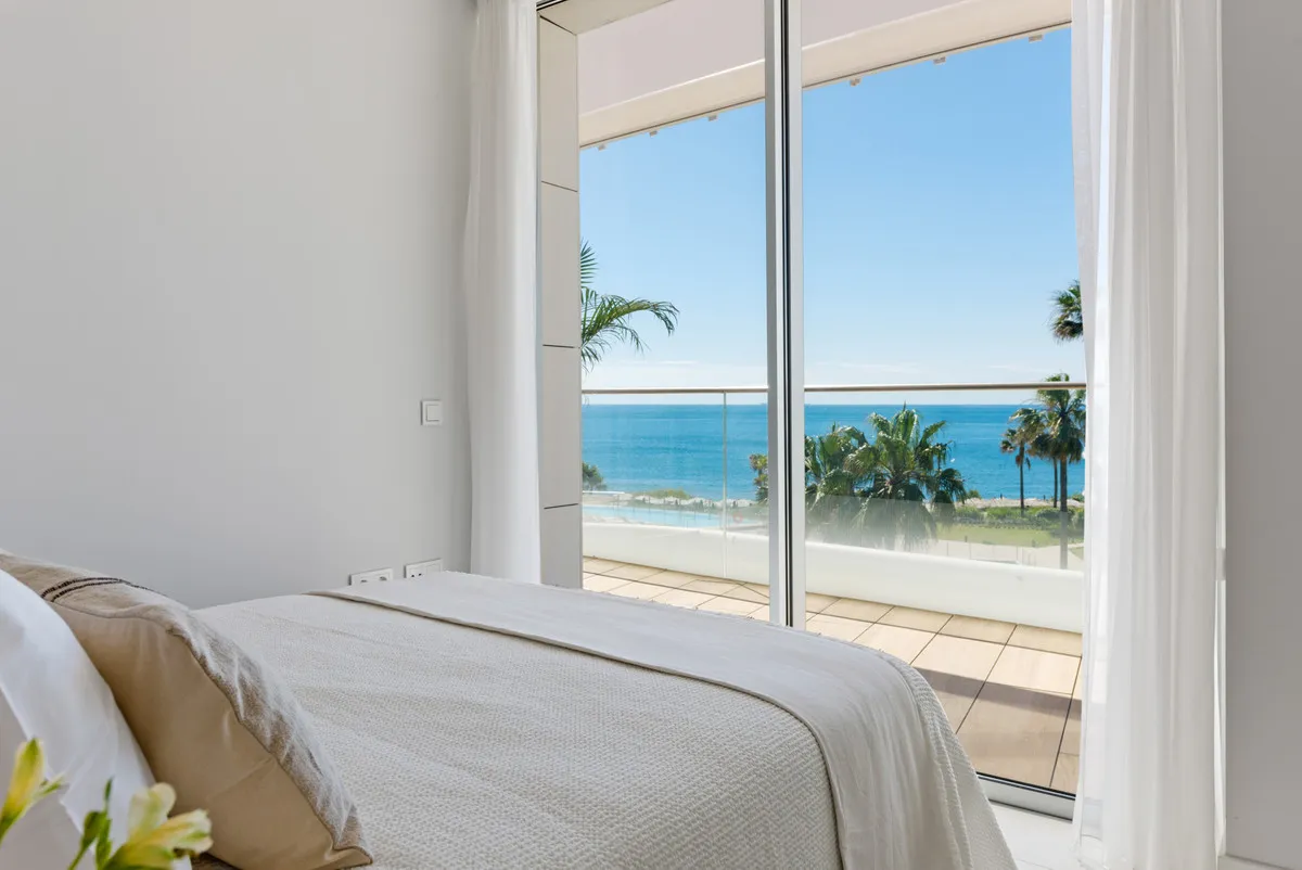 dc617776-d10b-4566-adc4-751100407992